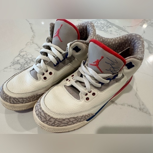 Nike Air Jordan 3 Retros International Flight True Blue EUC Youth Sz 7 - Picture 3 of 5